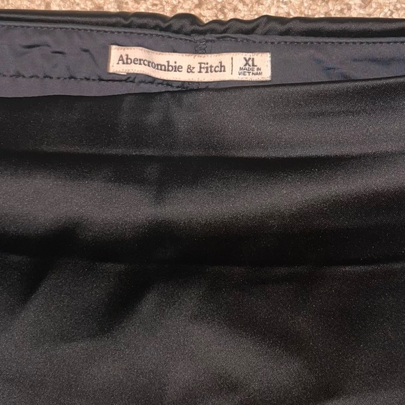 Abercrombie & Fitch Black Mini Skirt - Picture 4 of 4